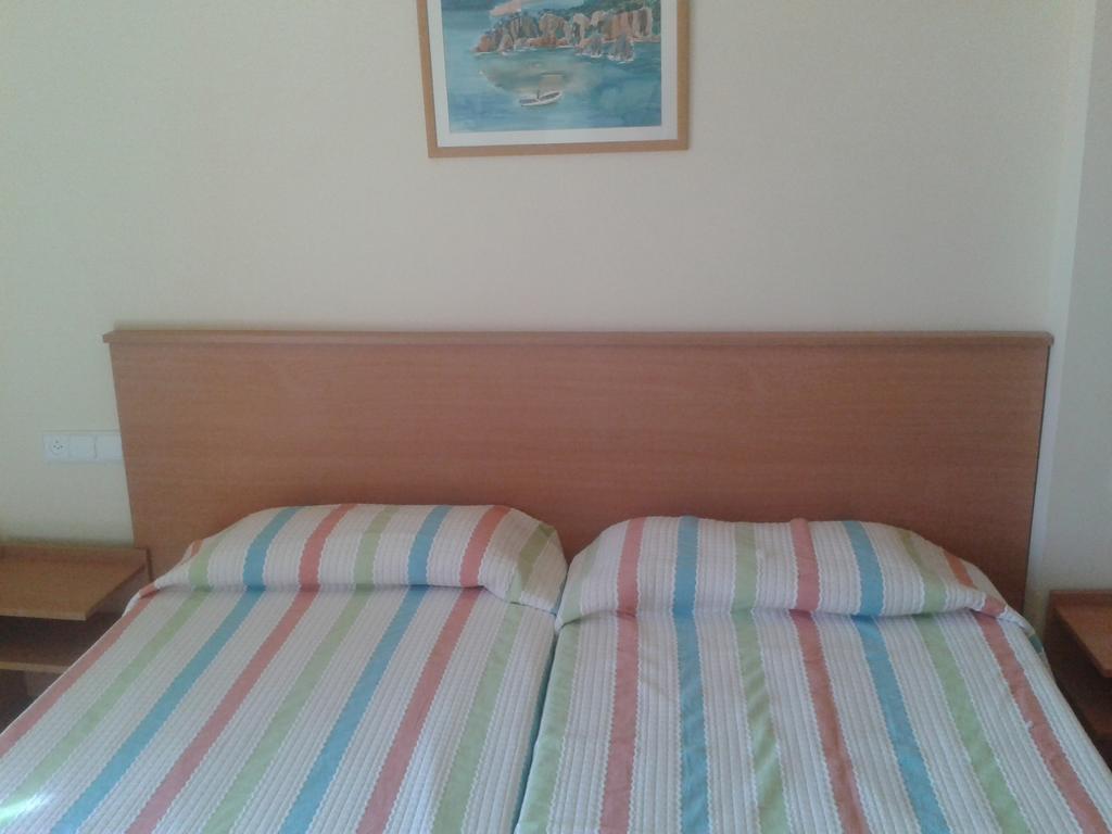 Apartamentos Fonda Finet Sant Felíu de Pallarols Rum bild